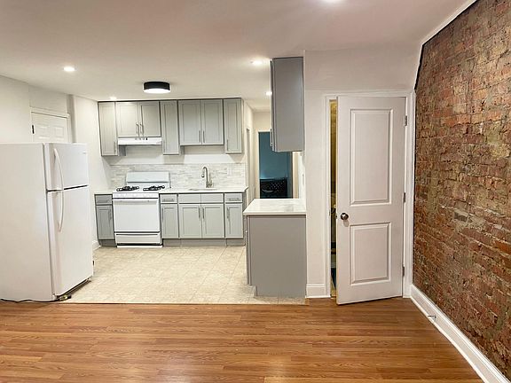 4th image of 2153 S Lambert St Floor 1