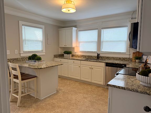 5th image of 117 Hillcrest Cir
