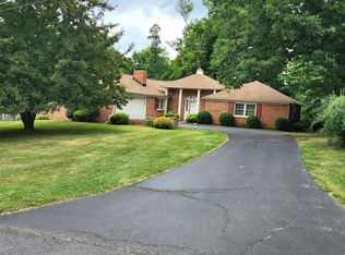 495 Raintree Rd, Hillsville, VA 24343