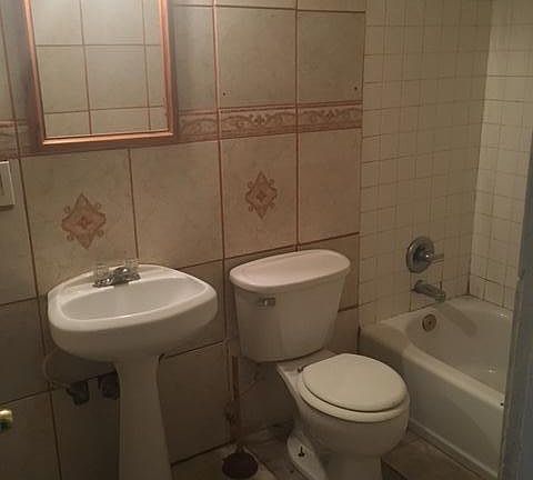 3rd image of 6726 S Lundy Ave