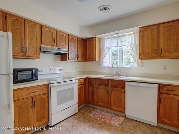 4th image of 4B Cranston Ct