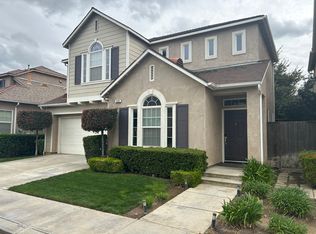 628 W Venice Ln, Clovis, CA 93619