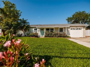 9294 Treasure Ln NE, Saint Petersburg, FL 33702