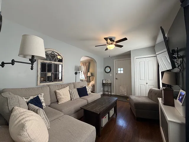 262 Windsor Rd — Photo 4
