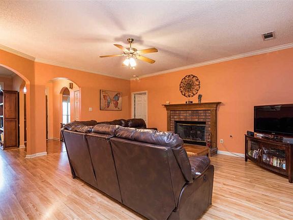 4th image of 9030 Dewberry Ln