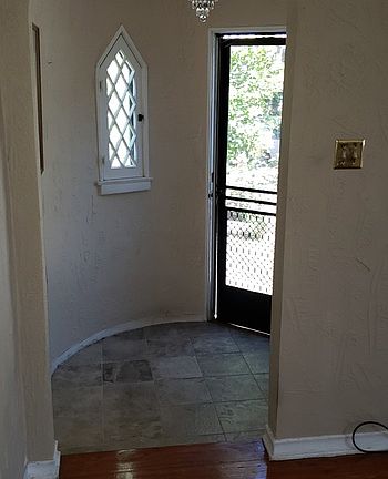 3rd image of 1339 Graynold Ave