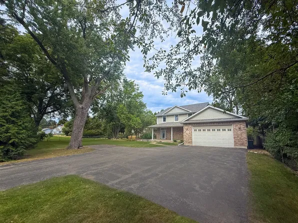 617 Edward St, Sycamore, IL 60178
