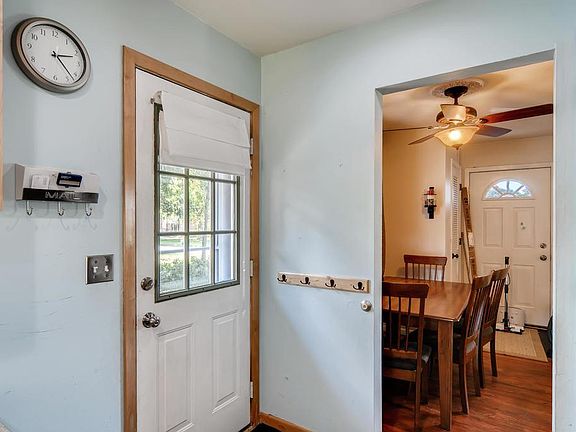 3rd image of 10649 6th St NE