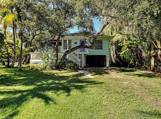 209 Dakota Ave, Fort Myers Beach, FL 33931