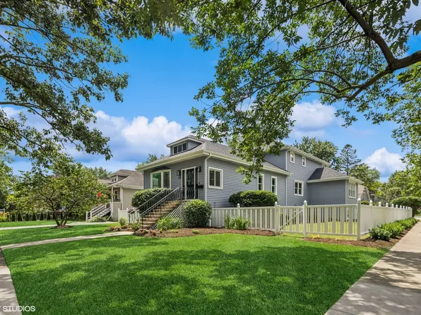 224 N Oak St, Elmhurst, IL 60126