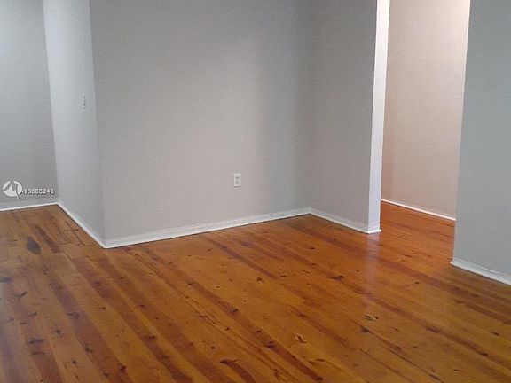 3rd image of 1610 Michigan Ave APT 5