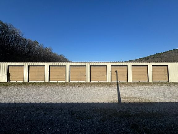 4th image of 450 Pinion Dr #1