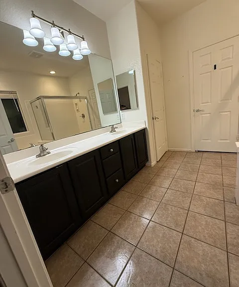 11702 W Sherman St — Photo 3
