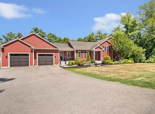 135 County St, Lakeville, MA 02347