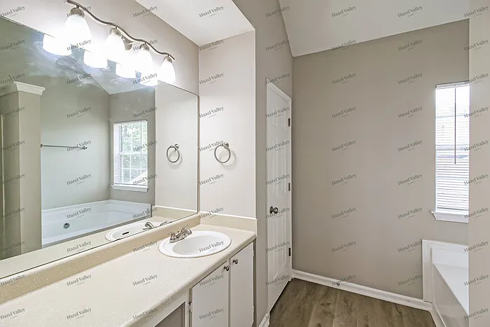 4381 Ward Bluff Ct — Photo 11