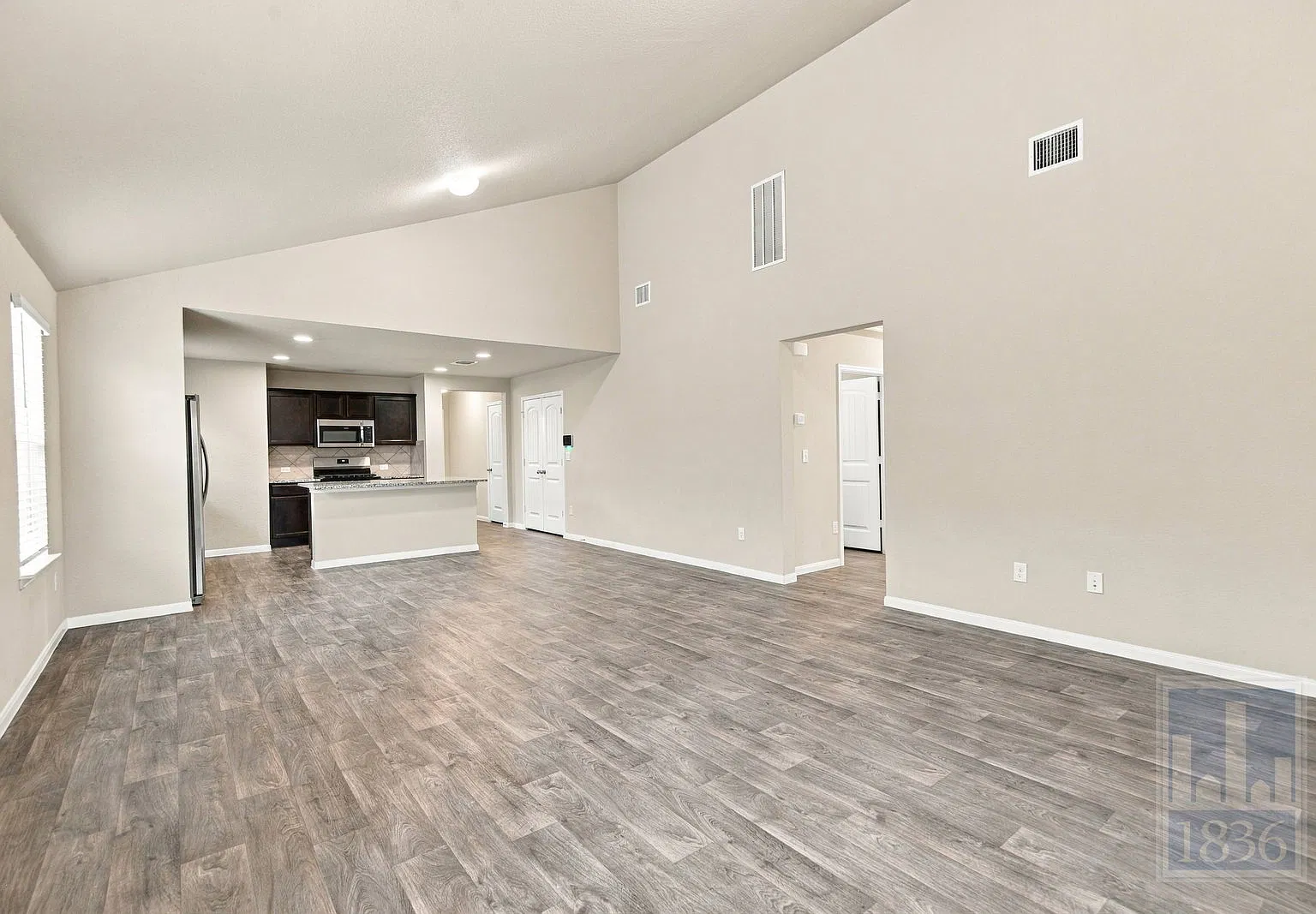 4 bed, 2.0 bath, 1858 sqft, $1,995 — Photo 3