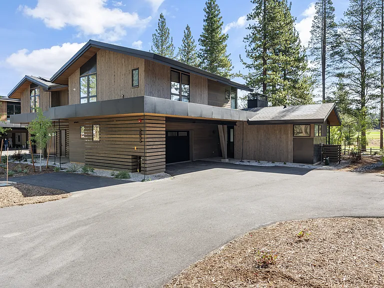 10077 Jakes Way — Photo 35