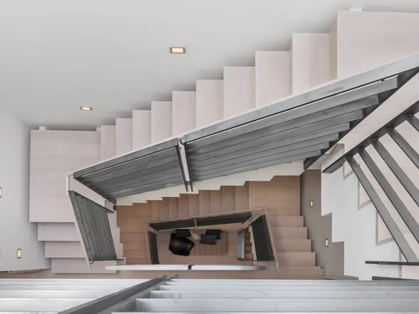 240 East 61st Street image 22 of 24