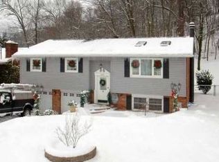 680 Carnival Dr, Pittsburgh, PA
