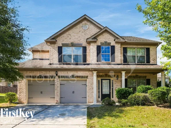 810 Golden Isles Dr, Loganville, GA 30052