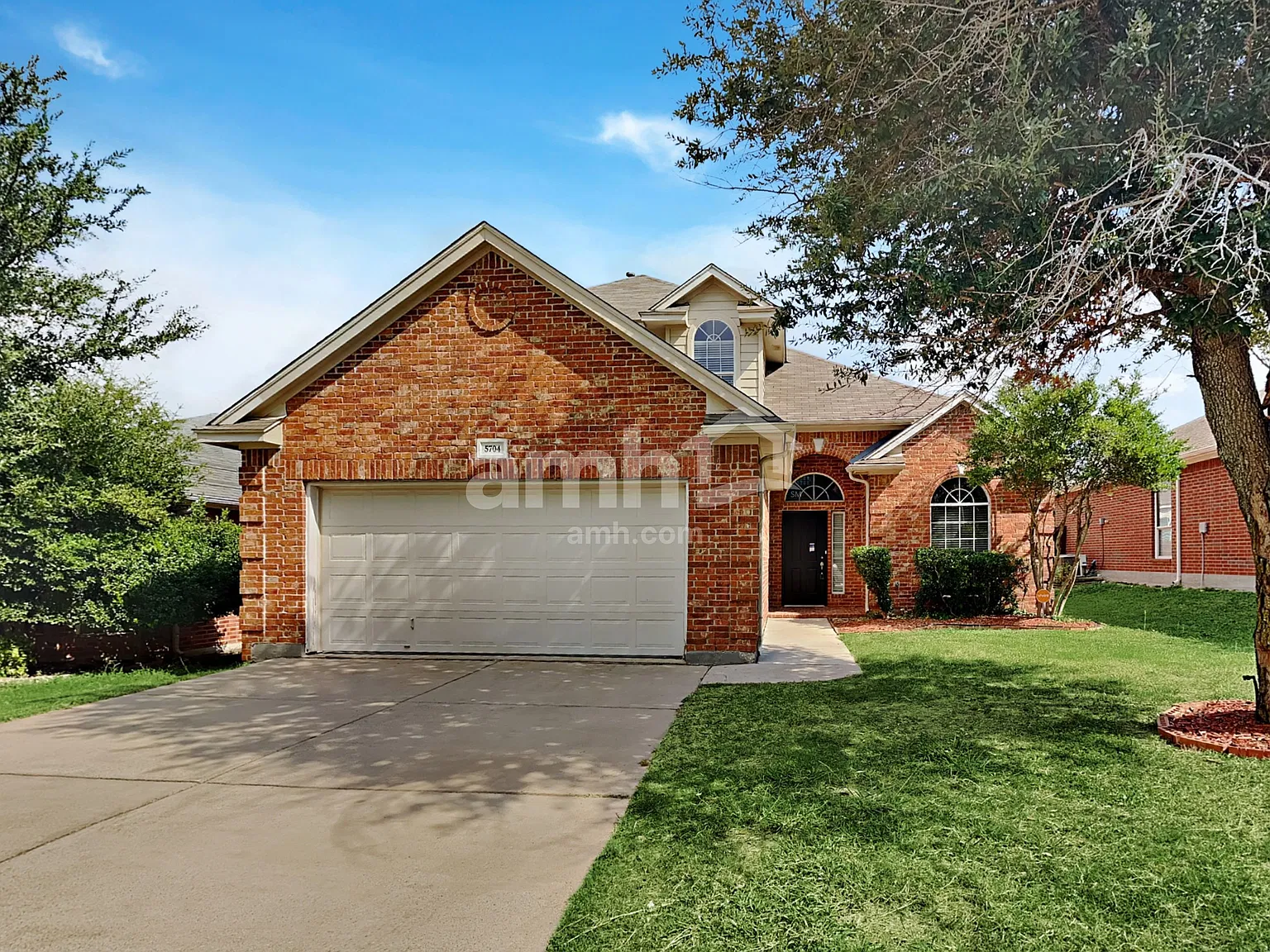 4 bed, 2.5 bath, 2398 sqft, $2,385 — Photo 1