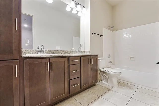 4404 Barnett St #C — Photo 9