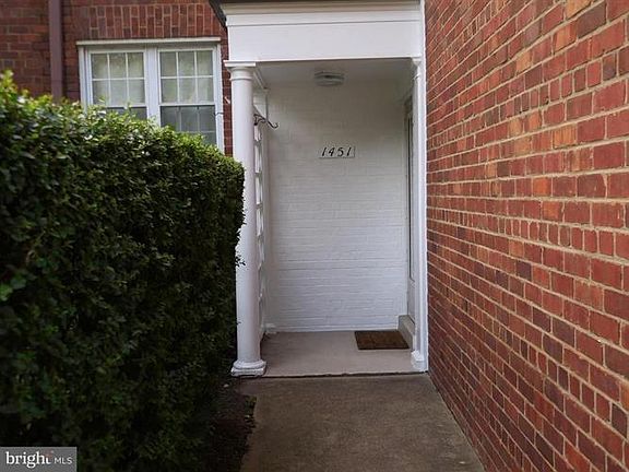3rd image of 1451 Martha Custis Dr