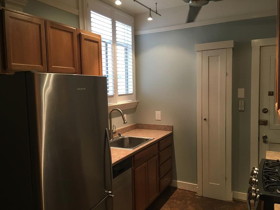 2nd image of 2145 Larkin St APT 1
