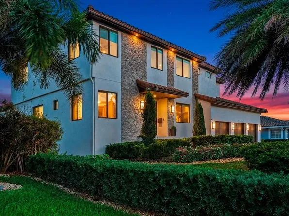 2060 Illinois Ave NE, Saint Petersburg, FL 33703