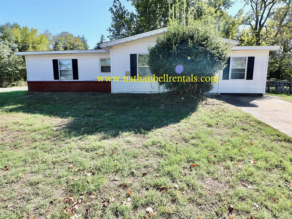 2490 Beverly Dr