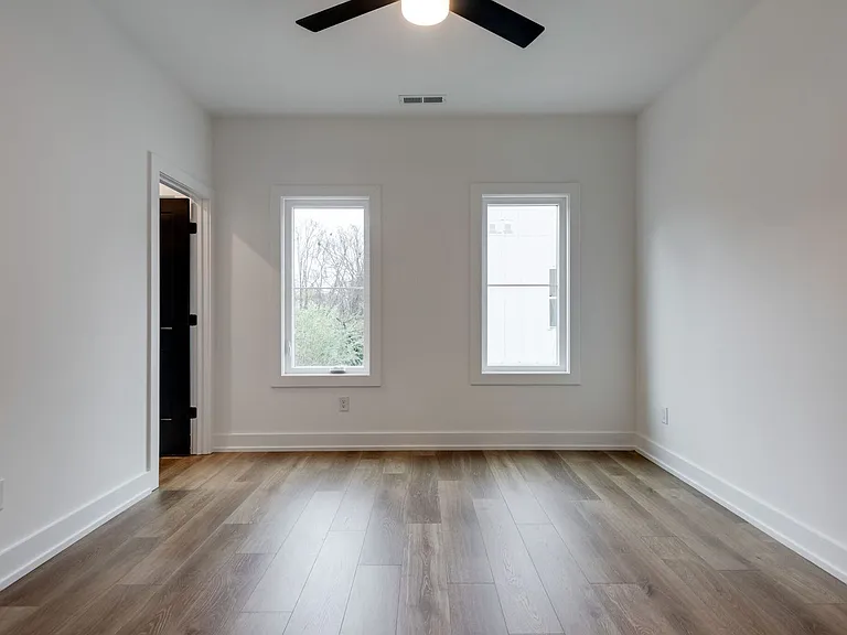862 W Sharpe Ave #4 — Photo 24