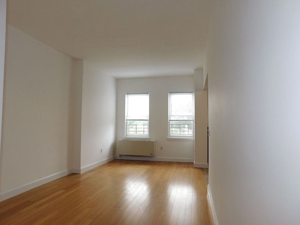 1st image of 483 Washington Ave APT 5C