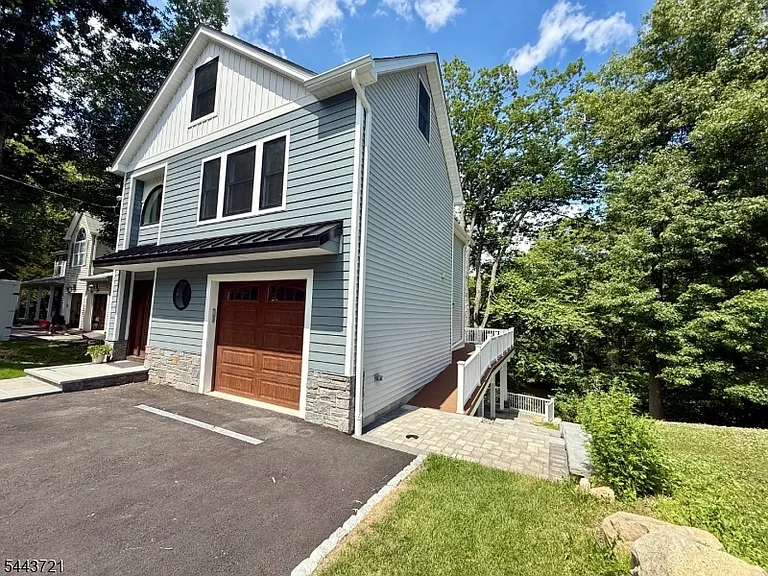 13 Rockaway Ave — Photo 36