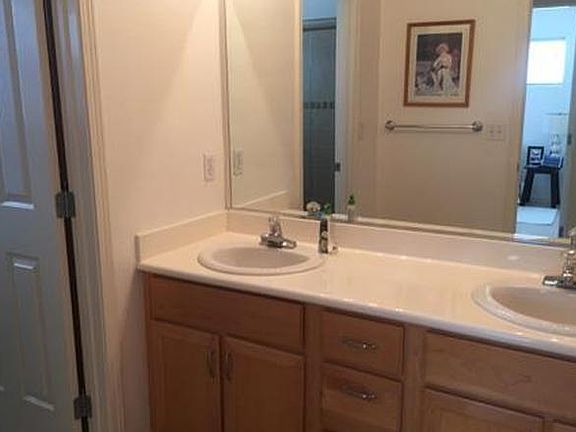 3rd image of 2115 Myrtle Pl