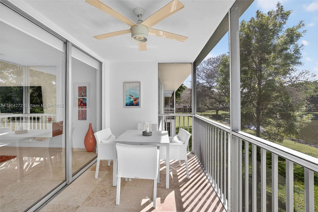 3611 Oaks Clubhouse Dr APT 202, photo 9