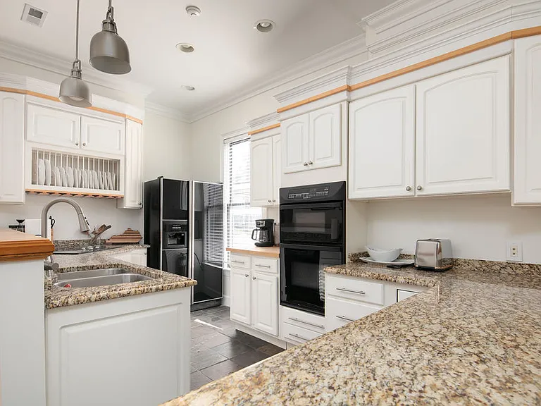 847 W High St — Photo 12