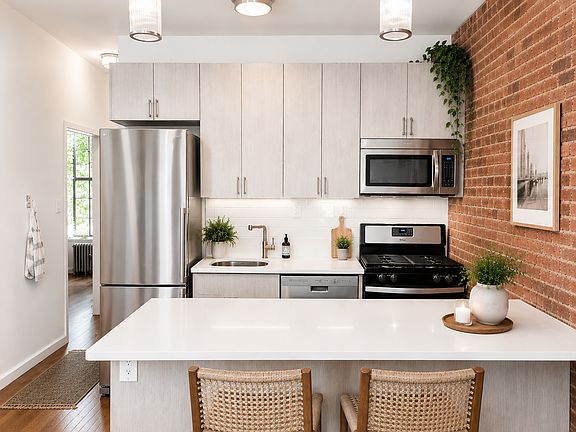 2nd image of 741 Fulton St APT 2