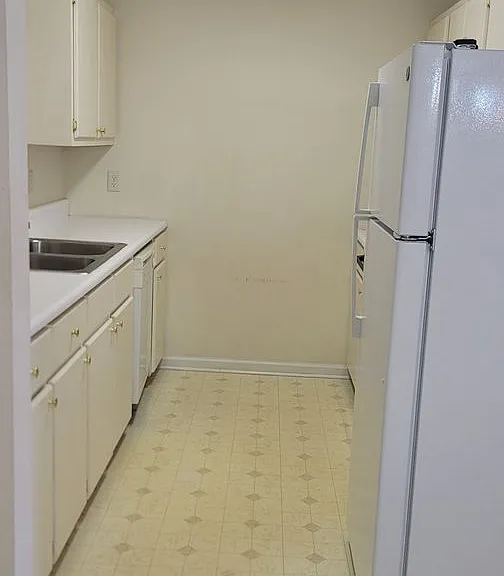 121 Lannes West Dr — Photo 12