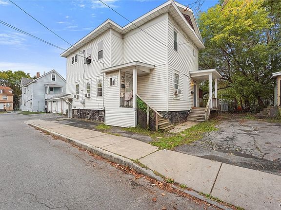 2nd image of 410 Seward St