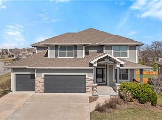 16657 S Chalet Dr, Olathe, KS 66062