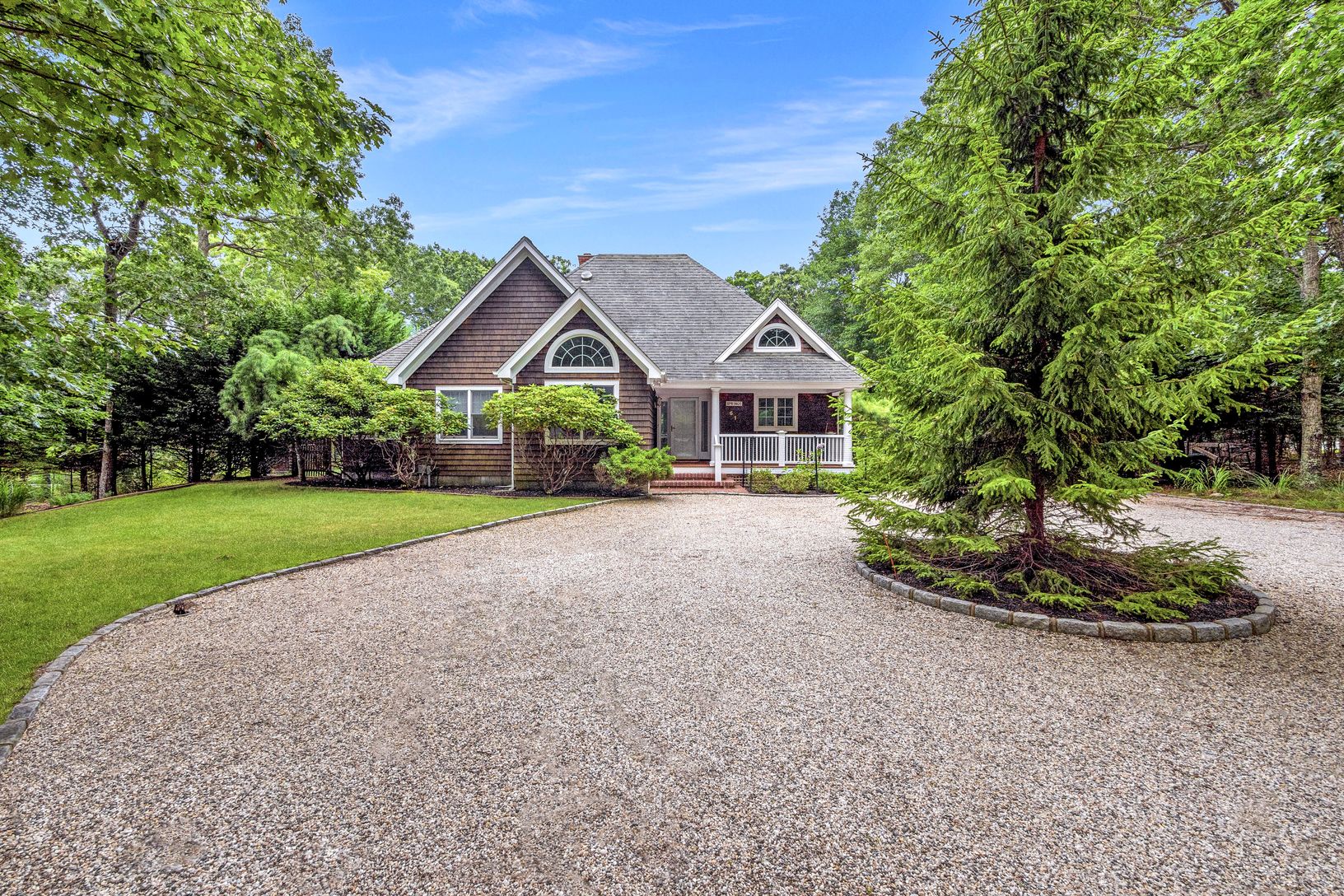  Large Circle Driveway