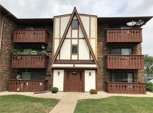 5630 Independence Ave APT 2W, Oak Forest, IL 60452