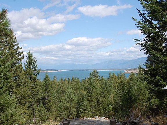 2nd image of 372 Kokanee Dr W
