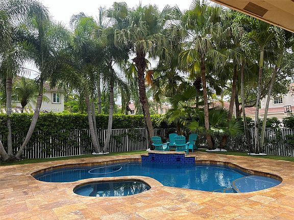 3rd image of 1000 Highland Meadows Dr
