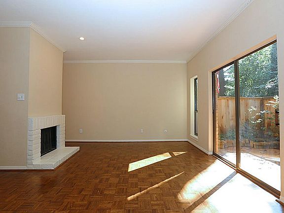 3rd image of 11711 Memorial Dr APT 35