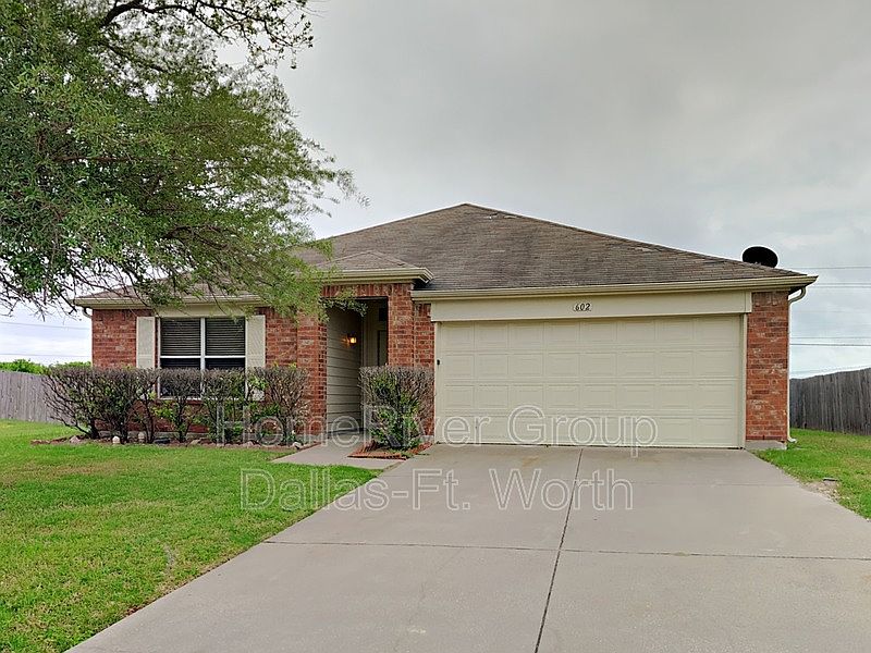 1st image of 602 Lakeview Dr