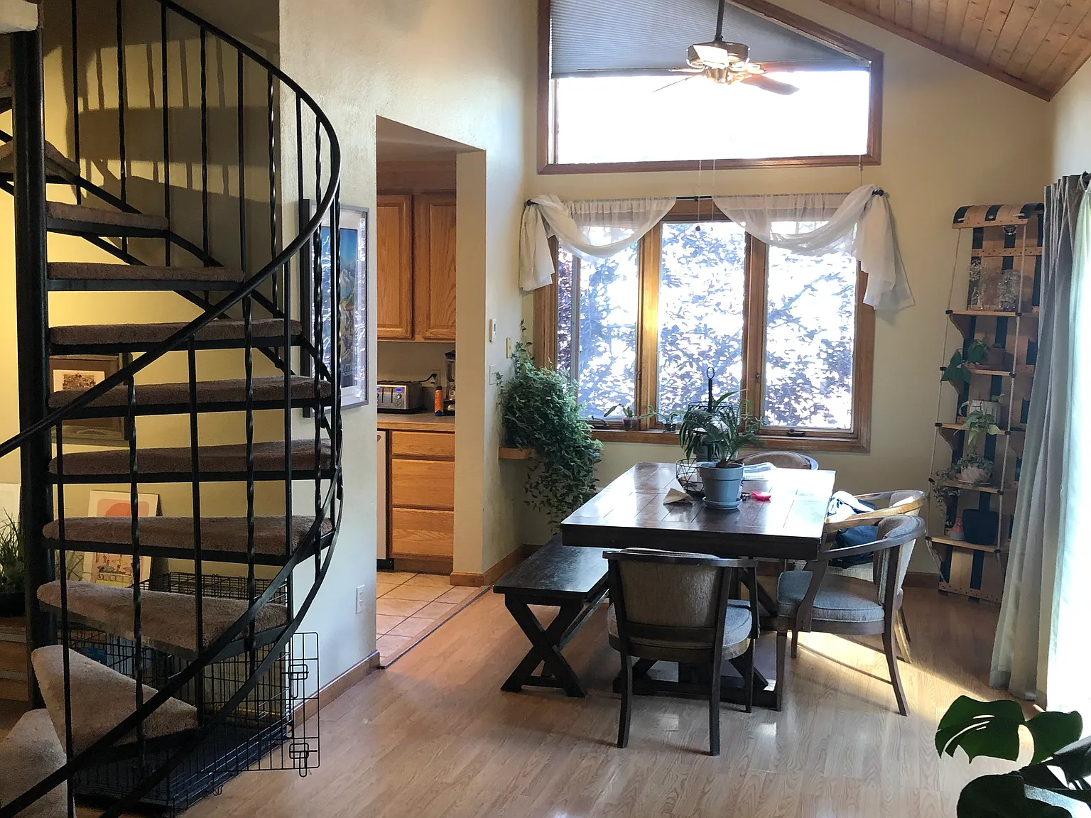 1 bed, 2100 sqft, $1,500 — Photo 4