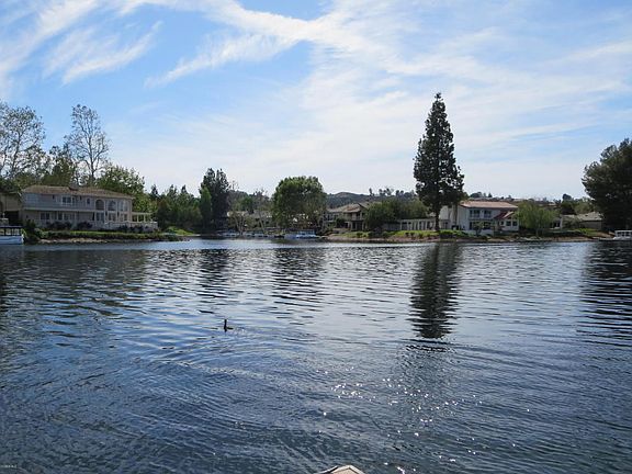 3rd image of 32140 Oakshore Dr