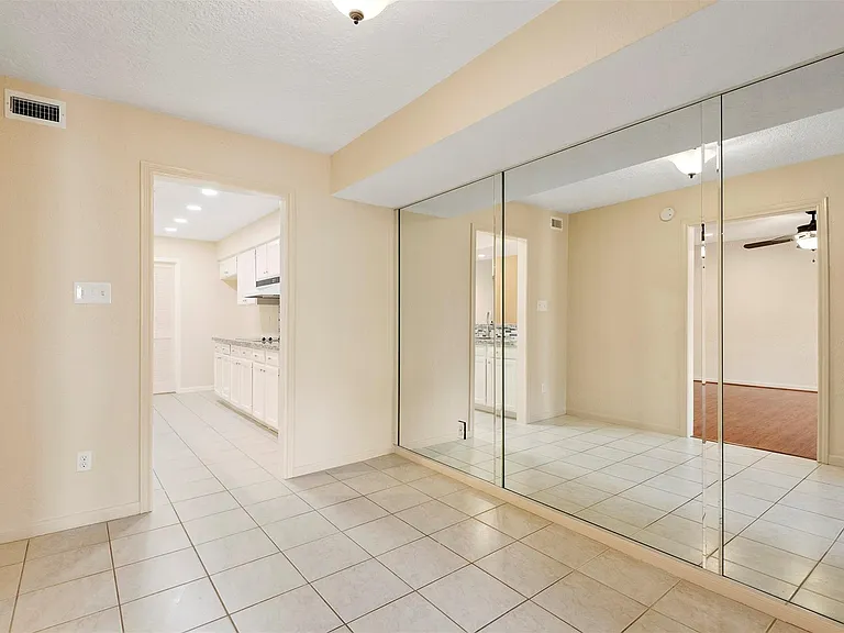 14215 Lost Meadow Ln — Photo 11