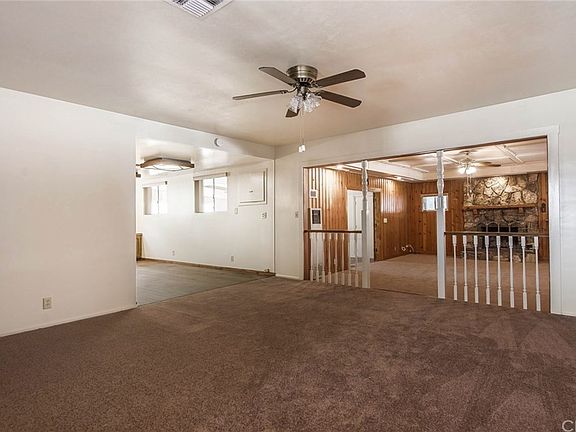 3rd image of 1001 S Pine Dr